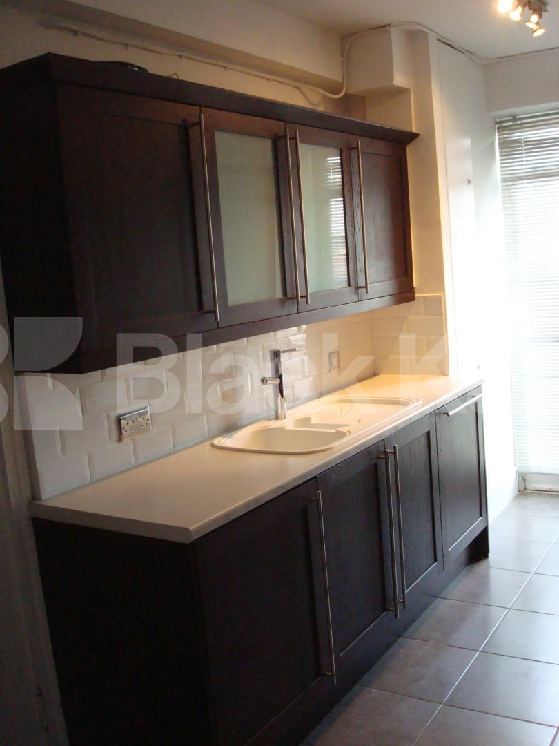 			new instruction, 3 Bedroom, 1 bath, 1 reception Flat			 Gloucester Place, MARYLEBONE